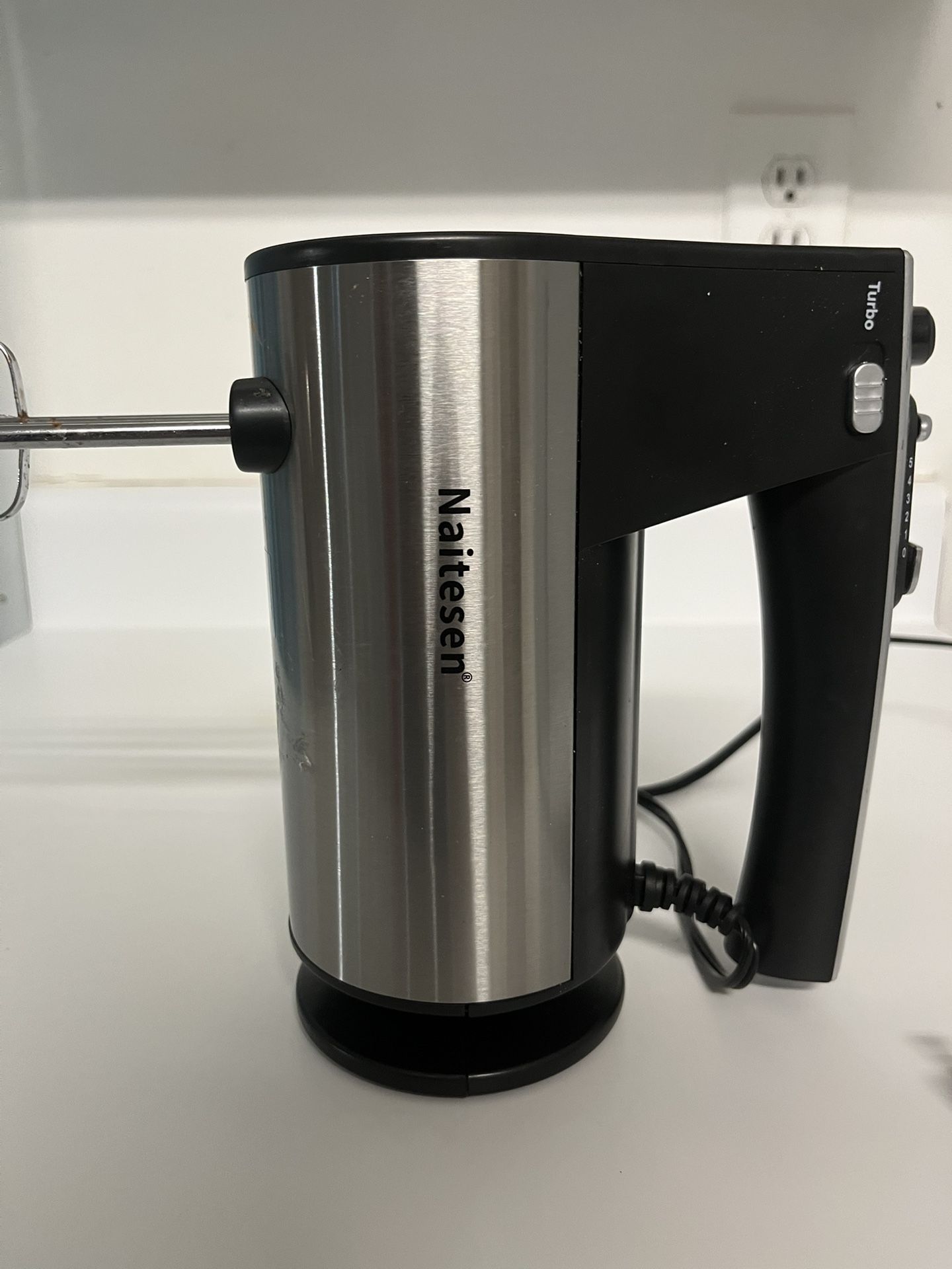 Naitesen 600 W hand mixer