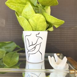 Custom Line Art Pot Planter