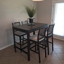 Dining table set