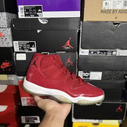 Jordan Win Like 96 11s size 10 USED But Clean