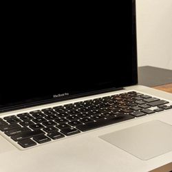 MacBook Pro Bundle + HP Printer (Non-Working) – $300 (Final Sale) Two Vintage MacBooks + All-in-One Printer – Best for Collectors, Hackers, or Parts  