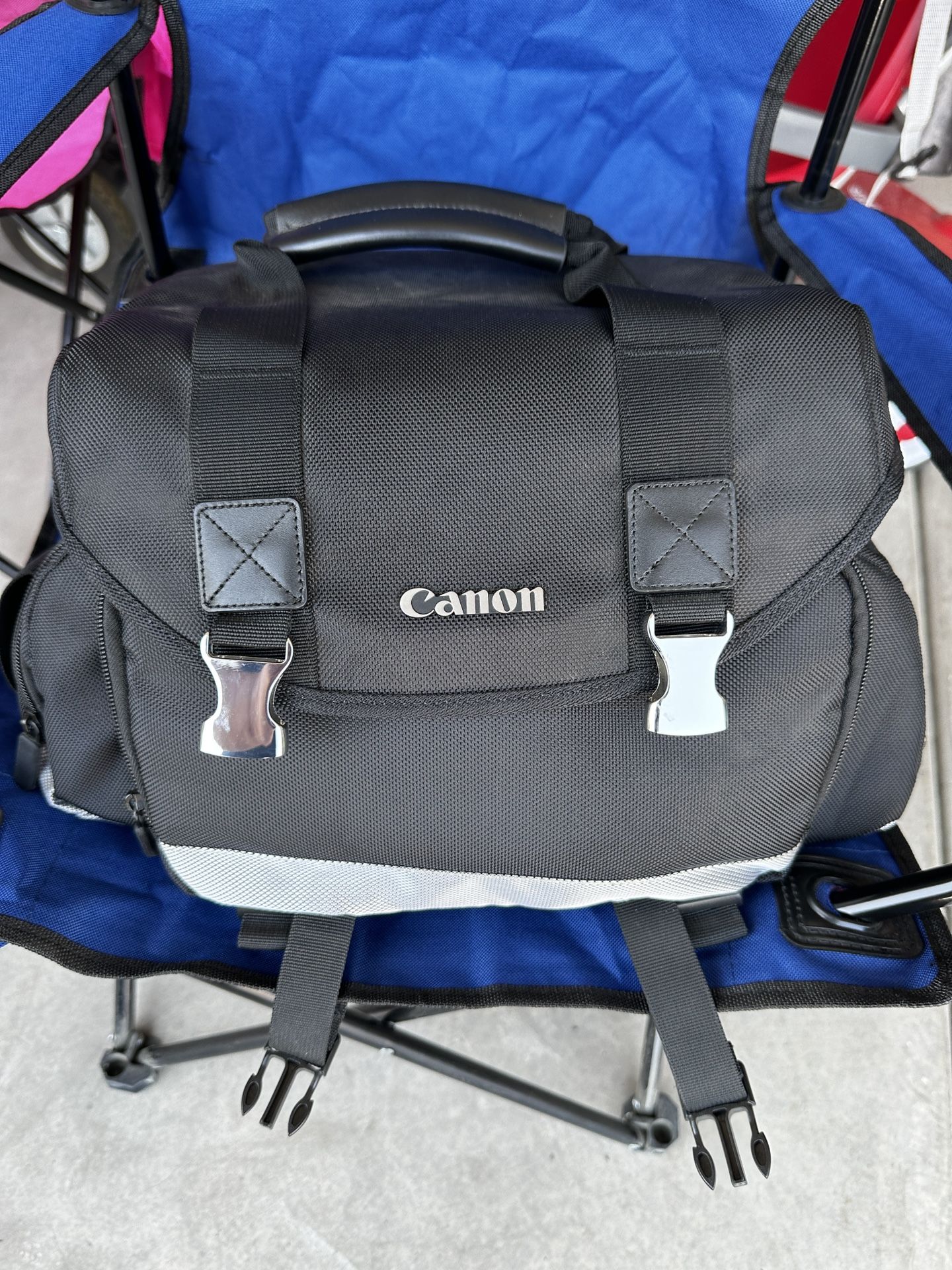 Canon Camera Bag With Accessories 