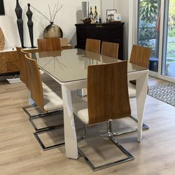 Modern Table & 8 Chairs