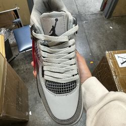 Jordan 4 Cool Grey