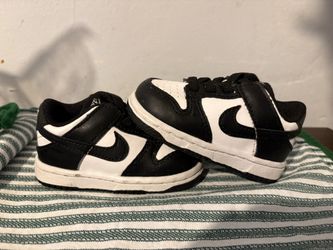 Nike Panda Dunks