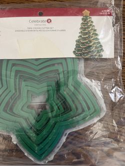 Cookie Cutter Set that Forms Christmas Tree