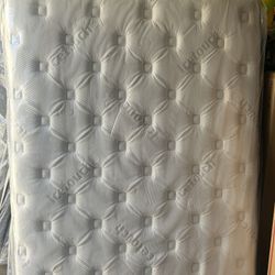 Queen Size Ice Touch Memory Foam Top Mattress 