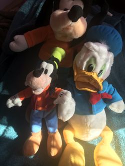 Tres muñecos de Disney