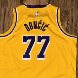 New Youth Size Large & XL LA Lakers Nike Luka Doncic Jerseys 