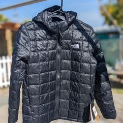 North Face Boys Thermoball Jacket Brand New