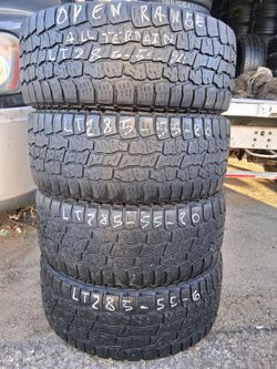 1 set of LT285/55/R20 WITH 80% OF TREAD OR LIFE  OPEN RANGE ALL TERRAIN HABLAMOS ESPAN̈OL