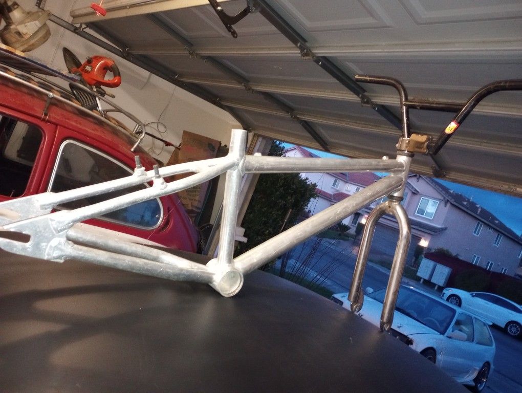 Free Agent Limo 24 Inch Cruiser