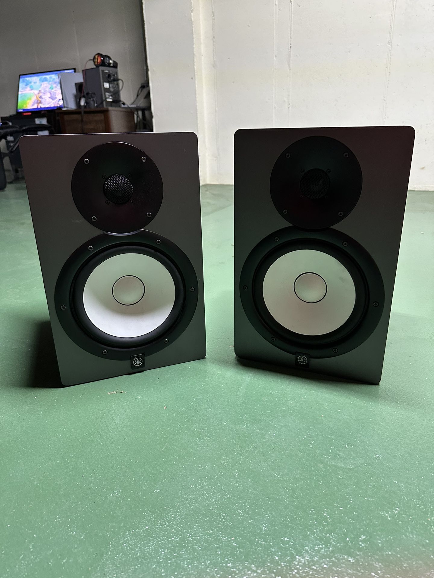 Yamaha HS8 Studio Monitor Speaker (Pair)- Black