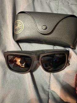 Ray-Ban Wayfair’s with case great condition 60$