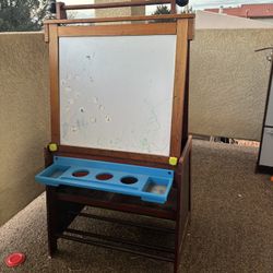 Solid Wood Kids Easel.