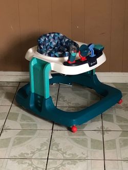LIKE NEW SAFETY 1ST BABY ACTIVITY WALKER MUSIC LIGHTS AND SONGS WORKS!!!!