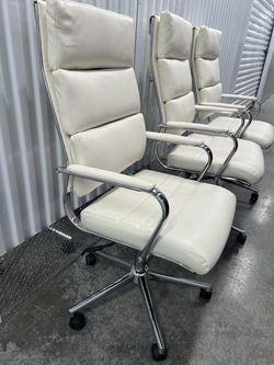 Leather cream office chairs  lot of 7