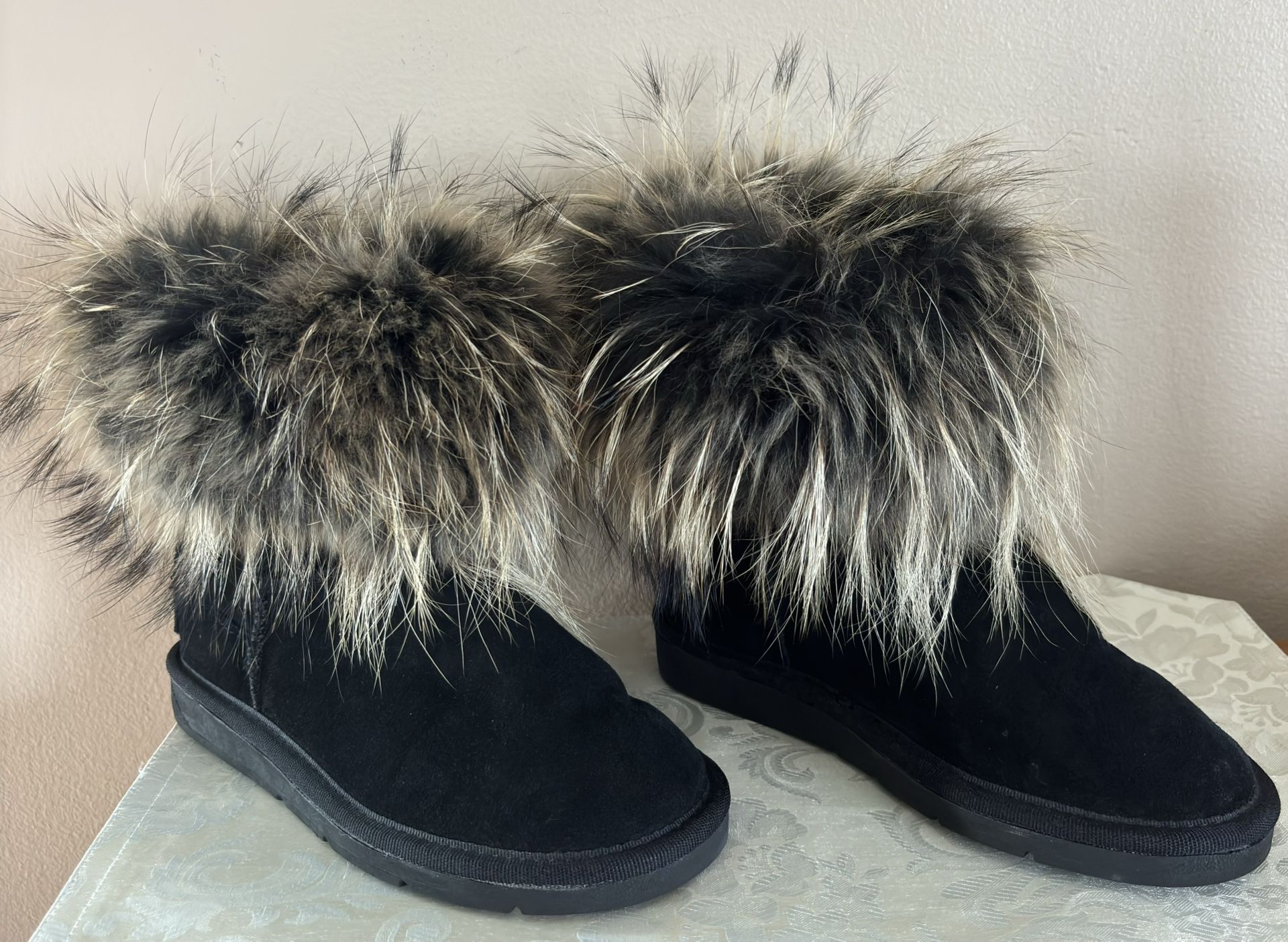 Australian Beach Feet Suede Black Boot W/Faux Fur Trim Size 5-New-Never Worn 🔵See Details Below🔵