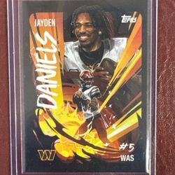 2025 Topps Chrome NFL Jayden Daniels Ultra Violet SSP #UV-19 Commanders