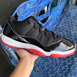 Jordan 11 Low Bred