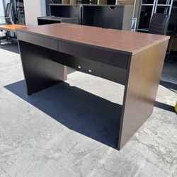 Computer Desk with 2 Drawers Very Good Condition 