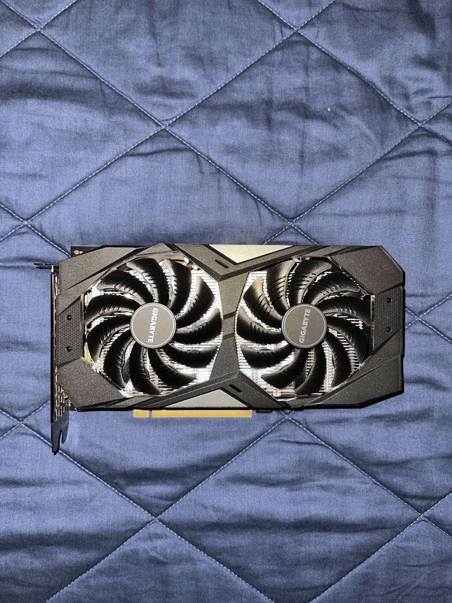 LIKE NEW Gigabyte GTX 1660 Super