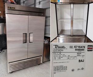 True T-49 Commercial 2-Section Reach-In Refrigerator - 115V