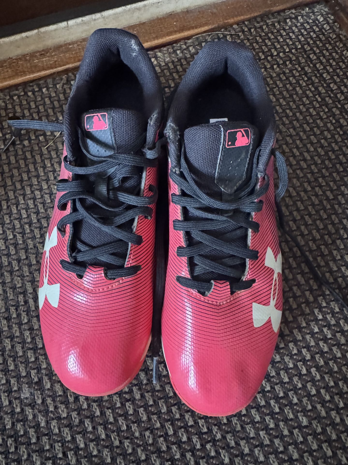 Pink Girl Softball Under Armor Cleats Size 4Y