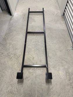 Metal stands/ Estantes de metal