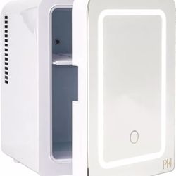 MINI BEAUTY FRIDGE PARIS HILTON (new)