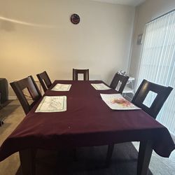 Kitchen Table W/6 Chairs And Extra Leaf