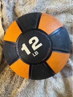 AmazonBasics 12lb Medicine Ball