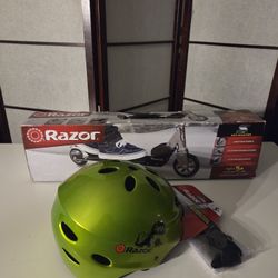 New Razor S kickscooter Ages 5+ Max Weight 110lbs  Black With New Razor Helmet ( Dino Green)