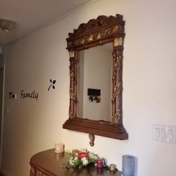 Entry Table And Mirror 