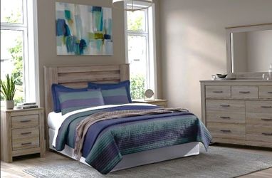 Queen Ashley Zelen Bedroom Group