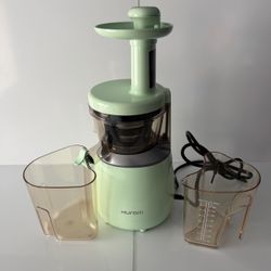 Hurom Slow Juicer in Mint Green