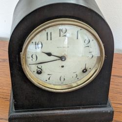 Antique Seth Thomas gong clock works / runs / chimes wonderfully! Early 1900s, over 100 years old. 
A perfect combination of old world antique charm, 