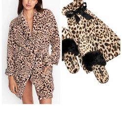 Victoria’s Secret Logo Short Cozy Robe & Faux Fur Slippers W/Silk Bag