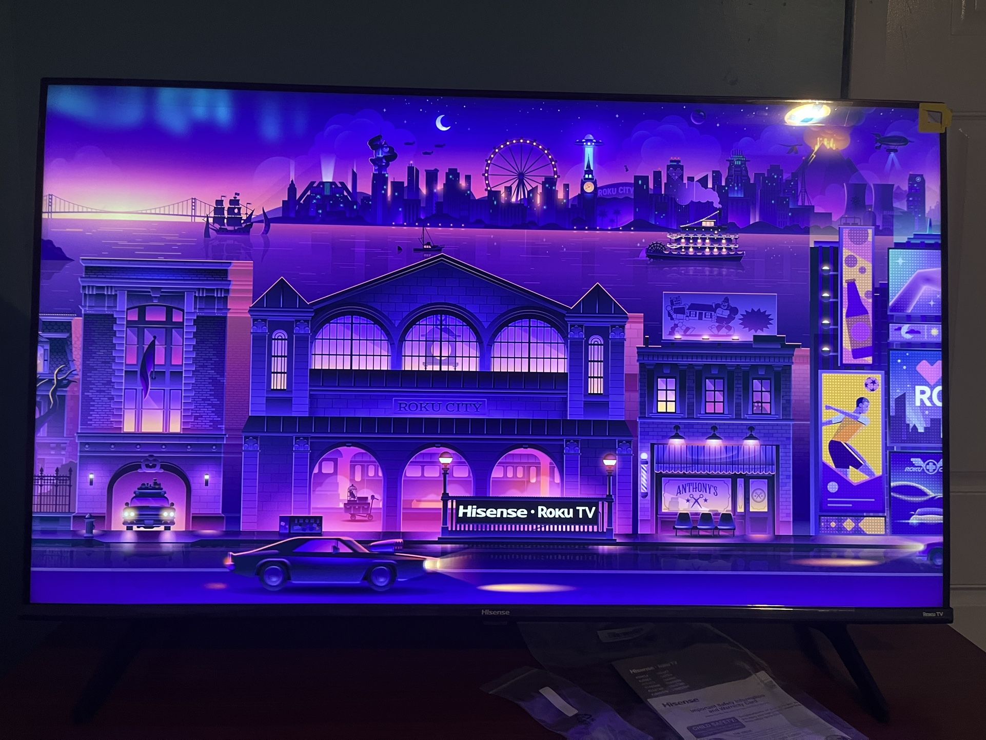 Hisense 4K 43” Roku Smart TV (LIKE NEW, SCREEN STICKER STILL ON)