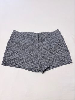 Land 'N Sea geometric print women’s shorts Size 16
