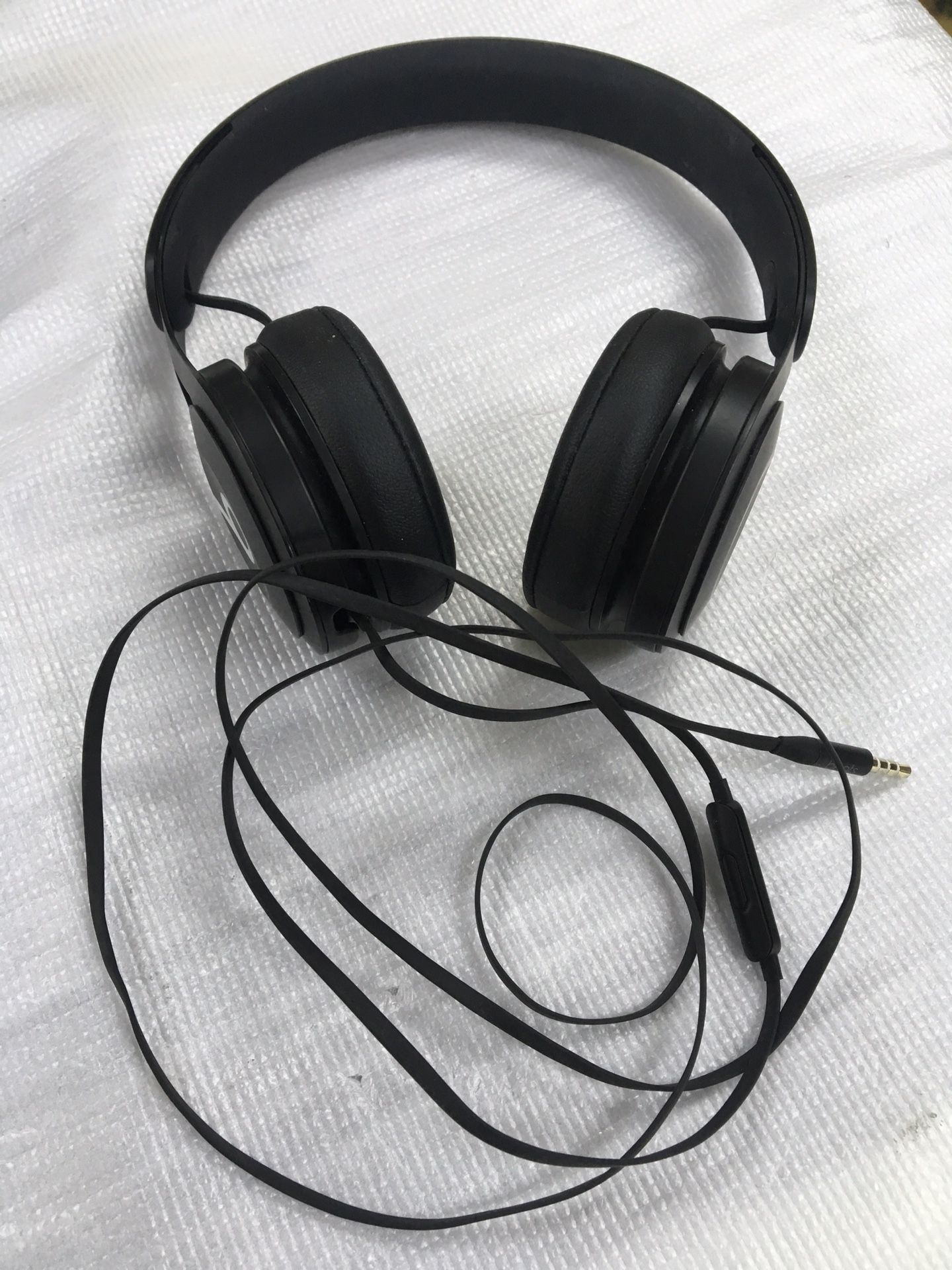 Beats by Dre EP Over the Ear Wired Headset in Black and White