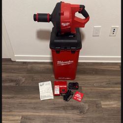 Milwaukee M18 FUEL 18-Volt Lithium-Iron Cordless Plumbing Drain Snake Auger Kit with w/ CABLE DRIVE & 5/16 in. x 35 ft. Cable