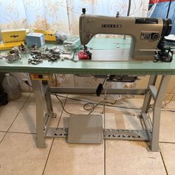 Máquina de coser 🧵 Industrial En Muy buenas condiciones 
