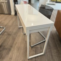 IKEA    BESTA BURS Desk, high gloss white