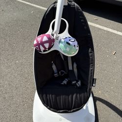Mamaroo 4Moms Multi-Motion Baby Swing