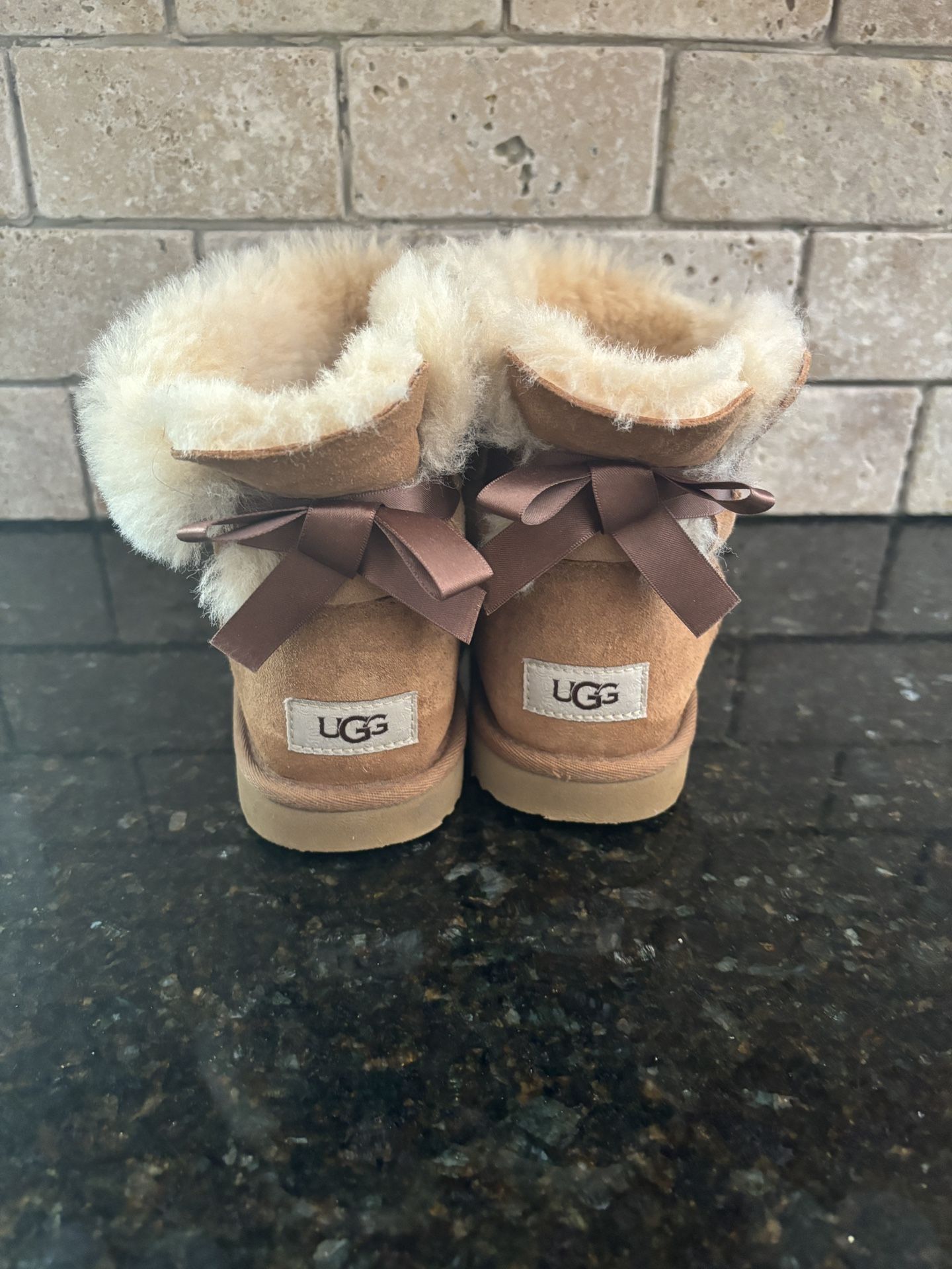 UGG Mini Bailey Bow II Size 5