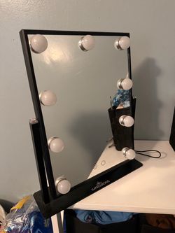Hollywood mirror