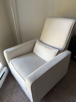 Gently Used DaVinci Piper Swivel Glider Recliner – Super Comfortable!