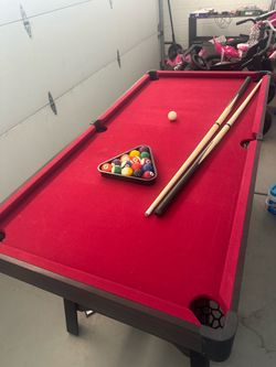 RayChee red pool table