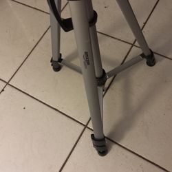 Amazon basic tripod With Bag